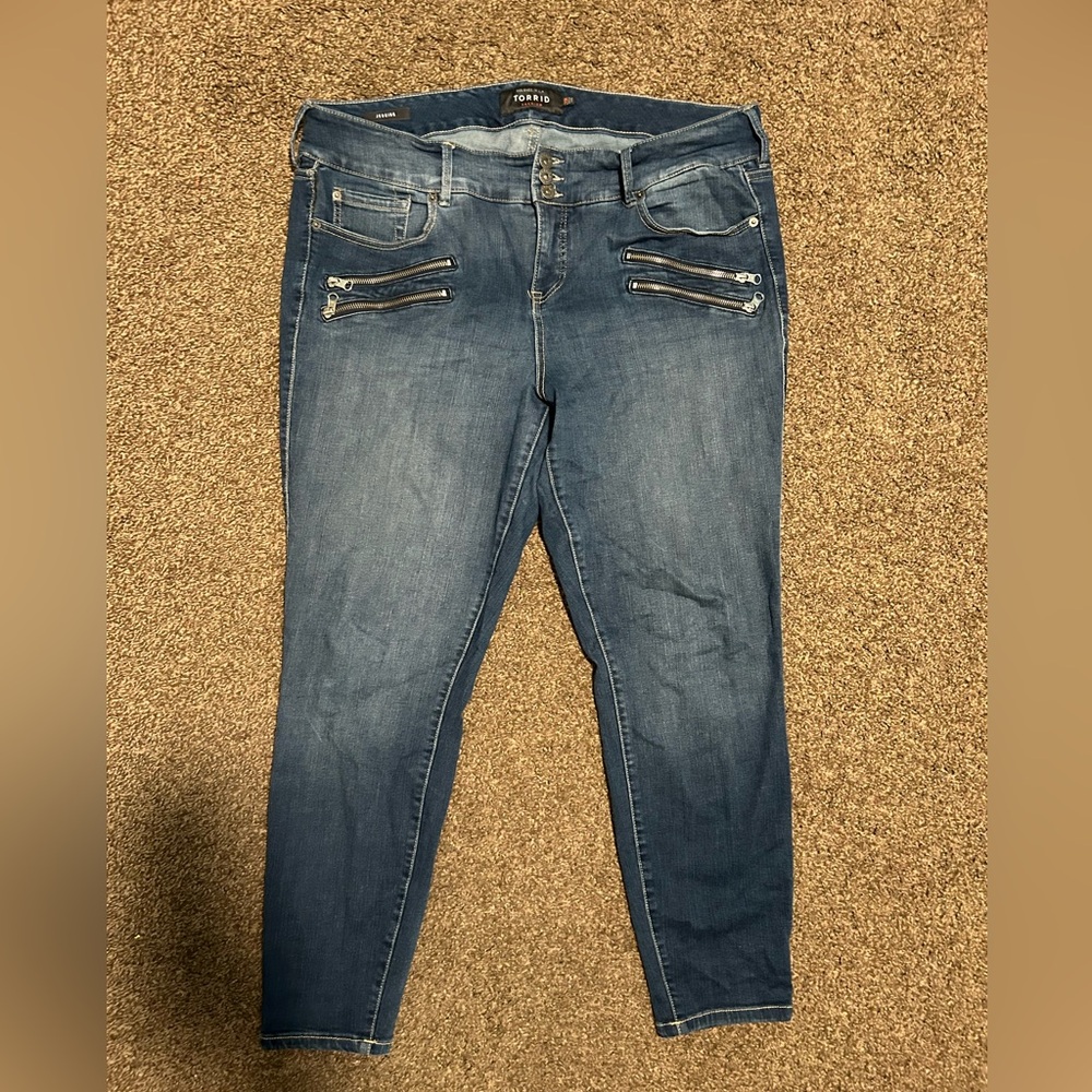 Torrid Blue Jeggings with Slim Fit and Faded Wash